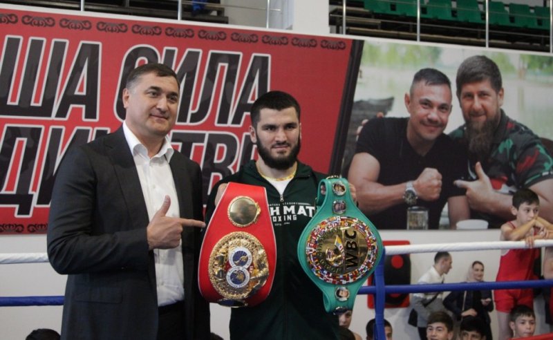 ЧЕЧНЯ. Чемпион мира Артур Бетербиев провел мастер-класс