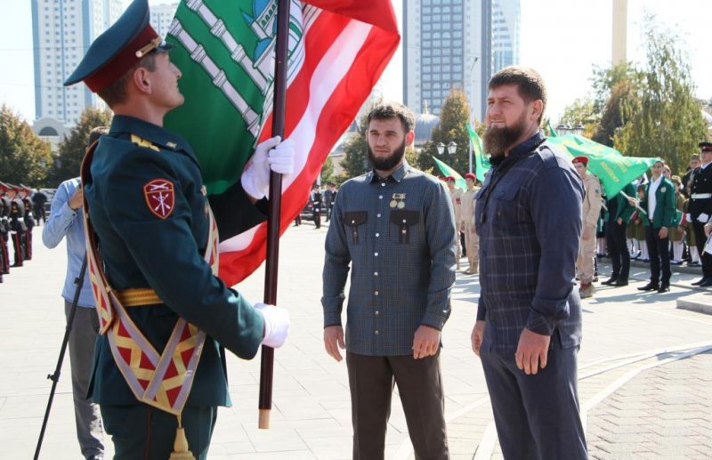 ЧЕЧНЯ. На площади перед стелой, установленной в честь присвоения городу Грозному почетного звания “Город воинской славы”, состоялась торжественная церемония открытия Дня города