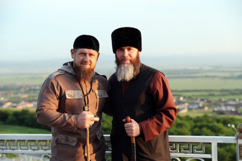 ЧЕЧНЯ. Р. Кадыров поздравил муфтия ЧР с включением в состав Иорданской Королевской академии потомков Пророка Мохаммада (мир ему)
