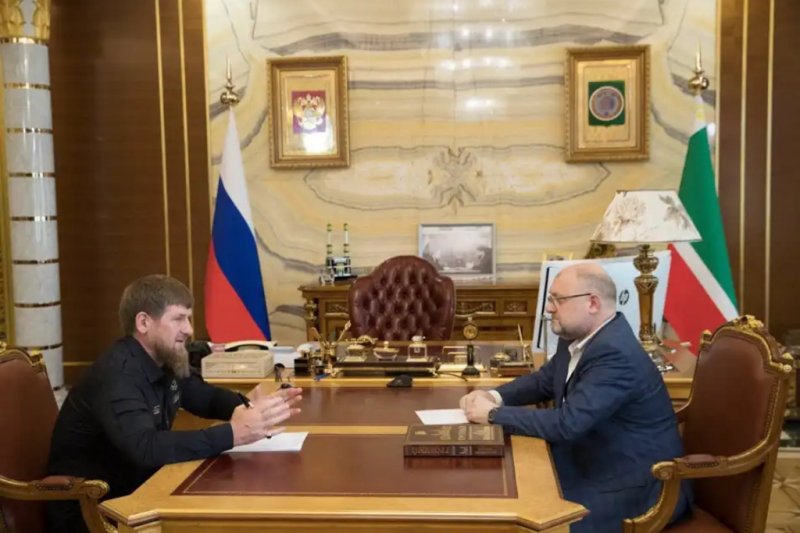 ЧЕЧНЯ. Р. Кадыров призвал усилить работу с чеченской молодежью, проживающей за пределами республики