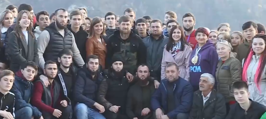 ЧЕЧНЯ. Р. Кадыров встретился с участниками Межрегиональной школы "Мы вместе"
