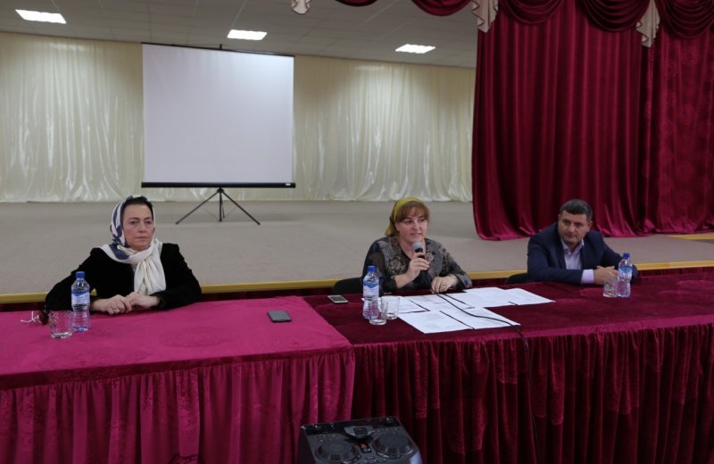 ЧЕЧНЯ. Сотрудники министерства провели семинар-лекцию в 10 школе Грозного