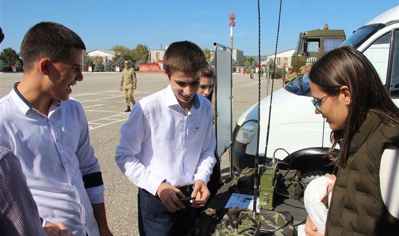 ЧЕЧНЯ. Военнослужащие Грозненского соединения Росгвардии провели военно- патриотическое мероприятие для школьников