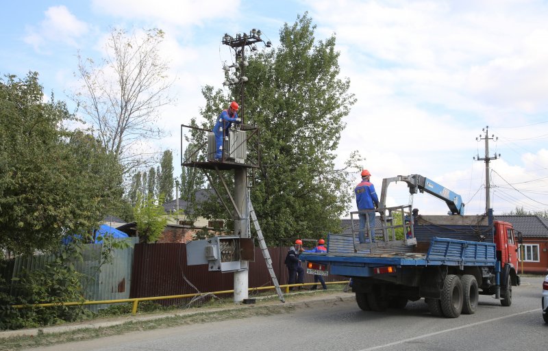 ЧЕЧНЯ. В районах Чечни идут работы по улучшению электроснабжения населенных пунктов