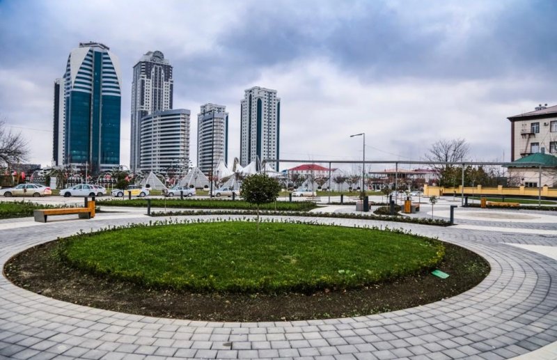 ЧЕЧНЯ. В рамках национального проекта "Жилье и городская среда" в Грозном открыто 7 общественных и 41 дворовых территорий