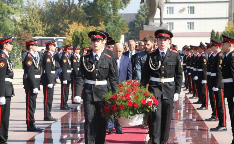 ЧЕЧНЯ. Торжественное возложение цветов к обелиску Ахмата-Хаджи Кадырова состоялось в столице Чечни