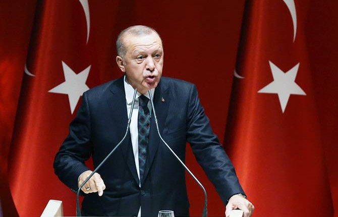 Эрдоган потребовал от США выдачи командира сирийских курдов