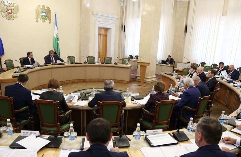 КБР. Глава КБР провел совещание по текущим вопросам социально-экономического блока