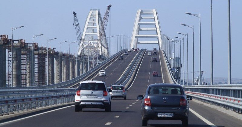 КРЫМ. Когда по Крымскому мосту поедут грузовики?