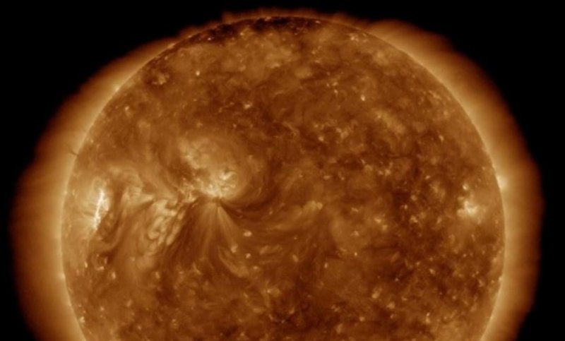 NASA показало фото Солнца к Хеллоуину