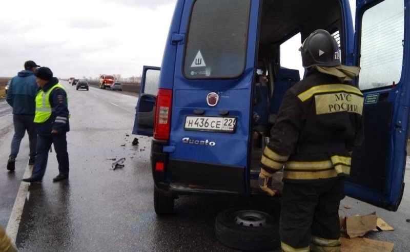 В Алтайском крае восемь человек погибли в ДТП с минивэном и микроавтобусом