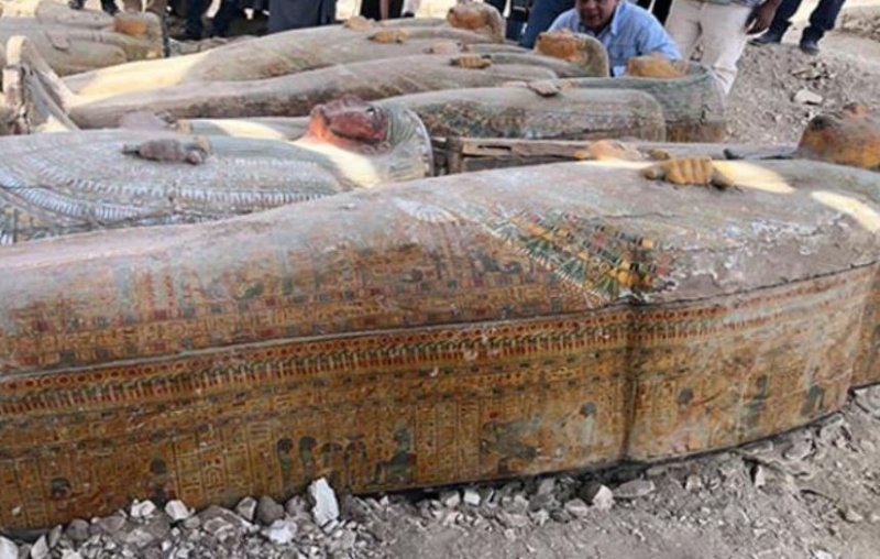 В деревянных саркофагах из Египта нашли мумии жрецов и детей
