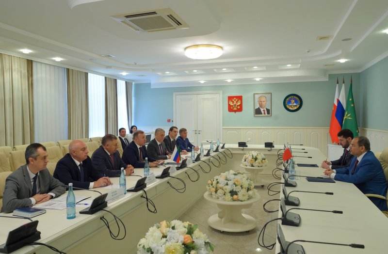 АДЫГЕЯ. Глава Адыгеи и Посол Королевства Бахрейн в РФ обсудили аспекты сотрудничества