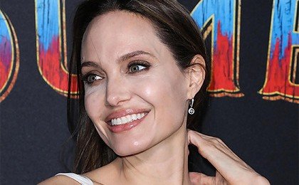 Анджелина Джоли решила уехать из США