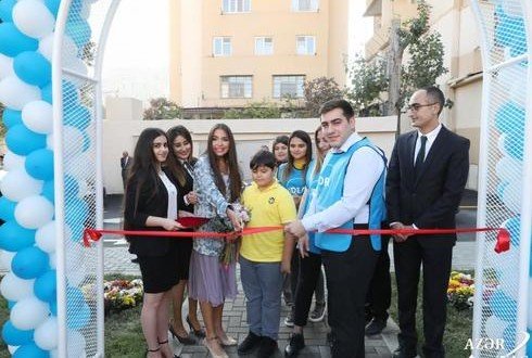 АЗЕРБАЙДЖАН. Лейла Алиева посетила церемонию открытия благоустроенного двора в Баку