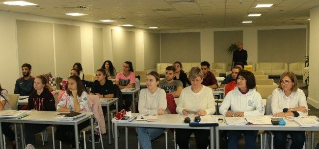 АЗЕРБАЙДЖАН. Тренерские курсы по аэробике Академии FIG проходят в Баку