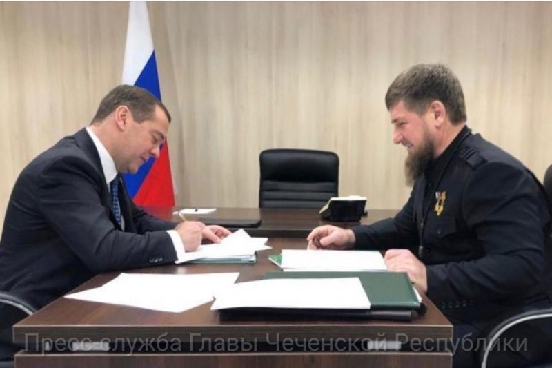 ЧЕЧНЯ. Д. Медведев провел встречу с Р. Кадыровым