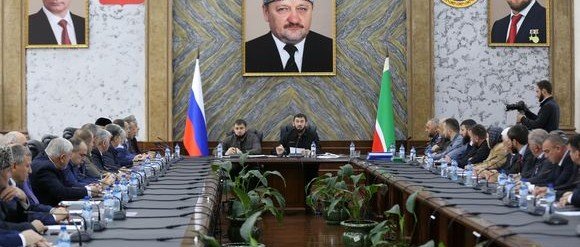 ЧЕЧНЯ. Магомед Даудов провёл совещание в администрации Шалинского района