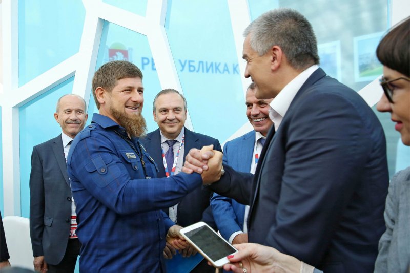 ЧЕЧНЯ. Р. Кадыров поздравил С. Аксенова с днем рождения