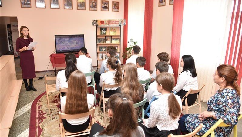 ЧЕЧНЯ. В грозненском соединении Росгвардии состоялся тематический вечер, посвященный творчеству Александры Пахмутовой