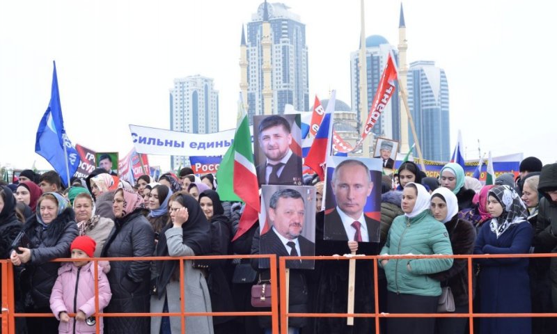 ЧЕЧНЯ. В Грозном прошёл многотысячный митинг, посвящённый Дню народного единства
