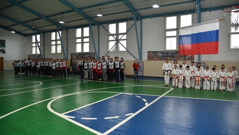 ЧЕЧНЯ. В Грозном военнослужащие Росгвардии организовали спартакиаду ГТО для школьников