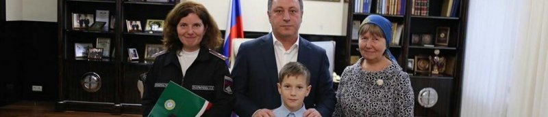 ЧЕЧНЯ. Вдове Валерия Халилова передали медаль мужа за заслуги перед Чеченской Республикой