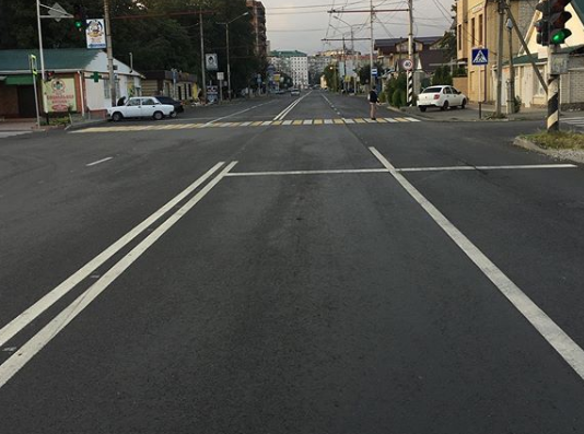 КЧР. В столице Карачаево-Черкесии отремонтировали улицу Парковую в рамках нацпроекта «Безопасные и качественные автомобильные дороги»