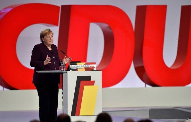 Меркель заявила о необходимости добрососедских отношений между ФРГ и Россией