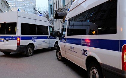 Россиянин убил собутыльника и захватил заложницу