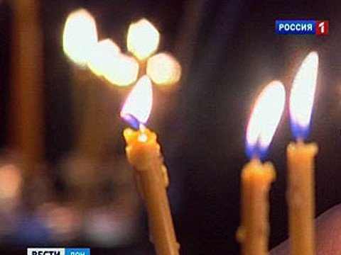 РОСТОВ. В главном соборе Ростова после освящения прошла первая литургия архиерейским чином