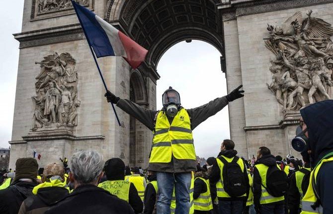 В Париже усилены меры безопасности в связи с протестами «желтых жилетов»
