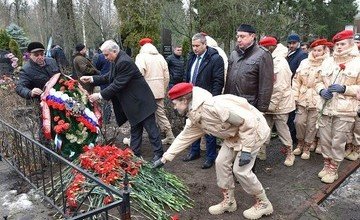 АЗЕРБАЙДЖАН. Брянские поисковики с почестями перезахоронили прах воина-азербайджанца