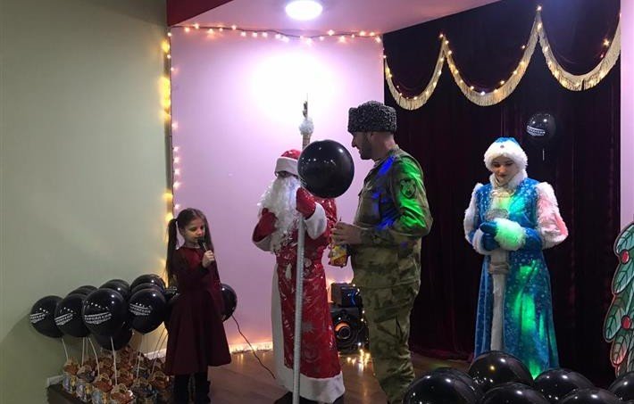 ЧЕЧНЯ. Дети погибших военнослужащих батальона «Юг» посетили праздничное новогоднее мероприятие в Грозном