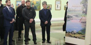 ЧЕЧНЯ. Глава региона посетил персональную выставку Народного художника ЧР А. Шамилова