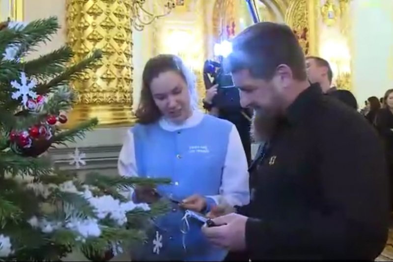 ЧЕЧНЯ. Р. Кадыров исполнит детские желания с Кремлевской елки