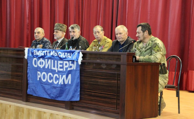 ЧЕЧНЯ. Участники Афганской войны провели встречу с военнослужащими Росгвардии в Грозном