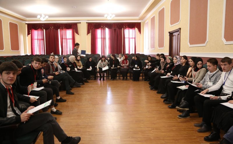 ЧЕЧНЯ. В ЧГПУ состоялось открытие Сессии студенческих вожатых для Российского движения школьников в СКФО
