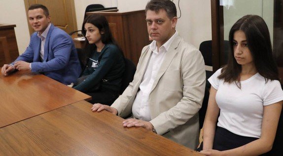Генпрокуратура РФ отказалась утверждать обвинительное заключение по делу сестер Хачатурян