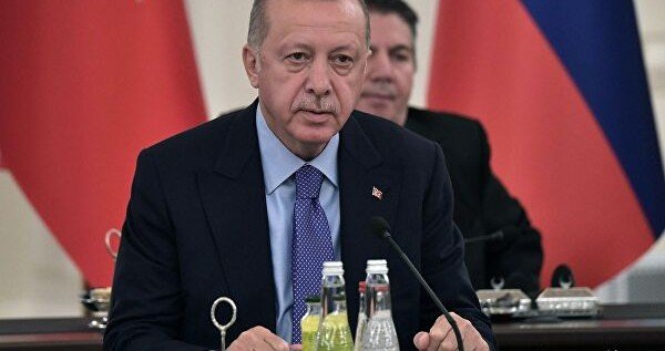 Эрдоган пообещал симметричный ответ в случае введения санкций США