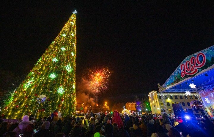 КЧР. В Карачаево-Черкесии торжественно открылась главная елка республики