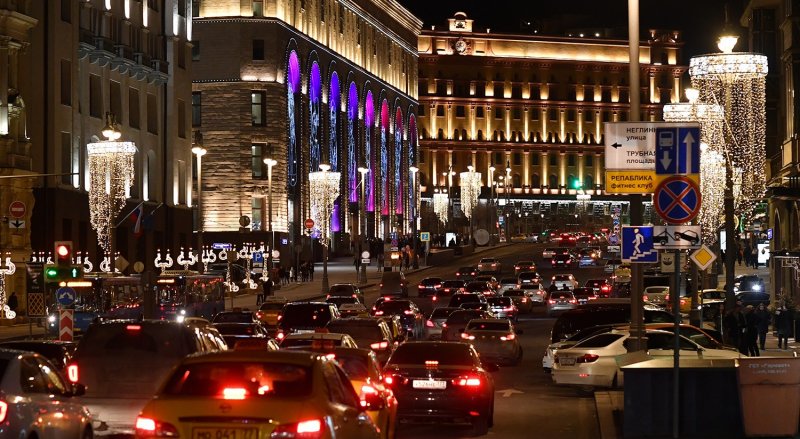 Неизвестный открыл стрельбу у здания ФСБ в Москве