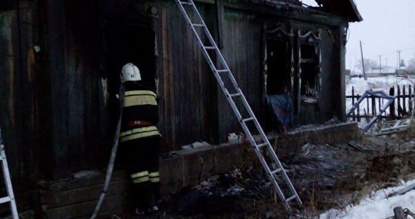 При пожаре на Алтае погибли шесть человек