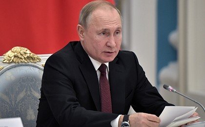 Путин подписал закон об информировании россиян о положенных им льготах