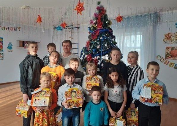 СТАВРОПОЛЬЕ. На Ставрополье воспитанники реабилитационного центра получили подарки от минЖКХ