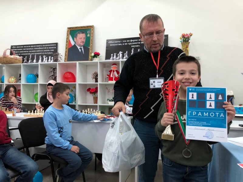 ЧЕЧНЯ. В Республиканском центре детского творчества прошел новогодний турнир по шахматам
