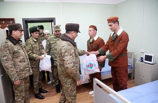 АЗЕРБАЙДЖАН. Закир Гасанов отметил День солидарности азербайджанцев мира вместе с военнослужащими, проходящими службу на фронте