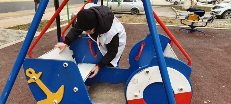 ЧЕЧНЯ. Чеченские молодогвардейцы провели мониторинг качества состояния детских и спортивных площадок