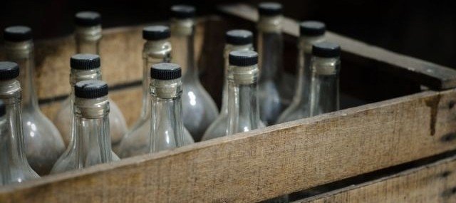 ЧЕЧНЯ. Чеченские полицейские изъяли у жительницы РСО-Алания немаркированную алкогольную продукцию