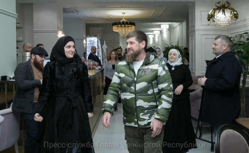 ЧЕЧНЯ. Р. Кадыров посетил открытие ресторана «Париж»